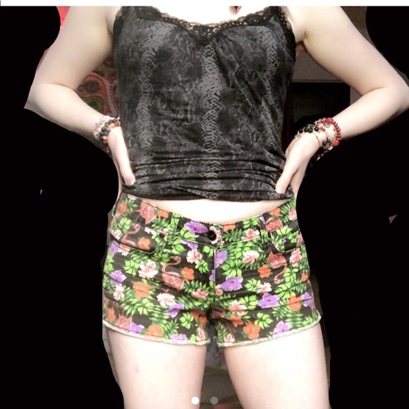 Flamingo jean shorts - Picture 2 of 2